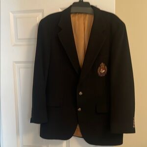 100% camelhair men’s classic navy blazer. No signs of wear. Mint condition